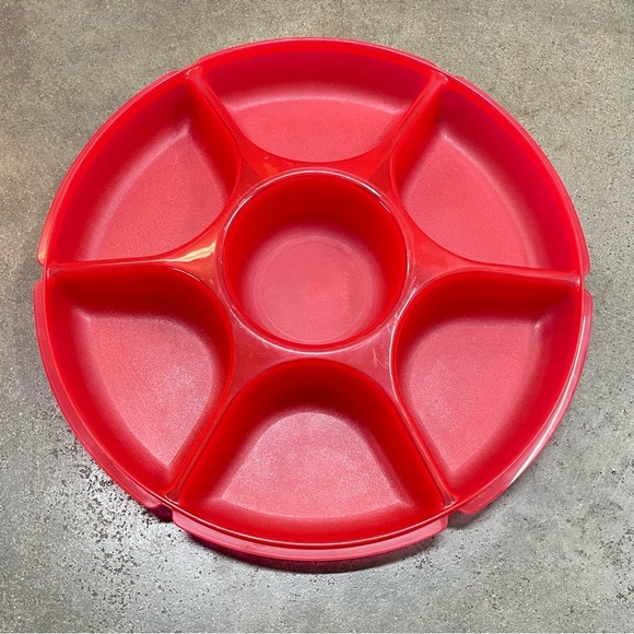 Vintage Tupperware Divided Party Serving Tray with Lid - Picture 5 of 9